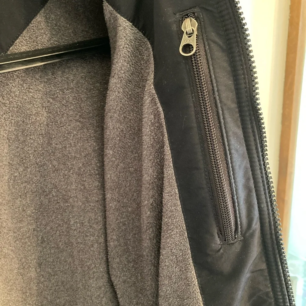 L.L. Bean Men's Jacket - Picture 6 of 9